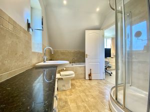 En-Suite- click for photo gallery